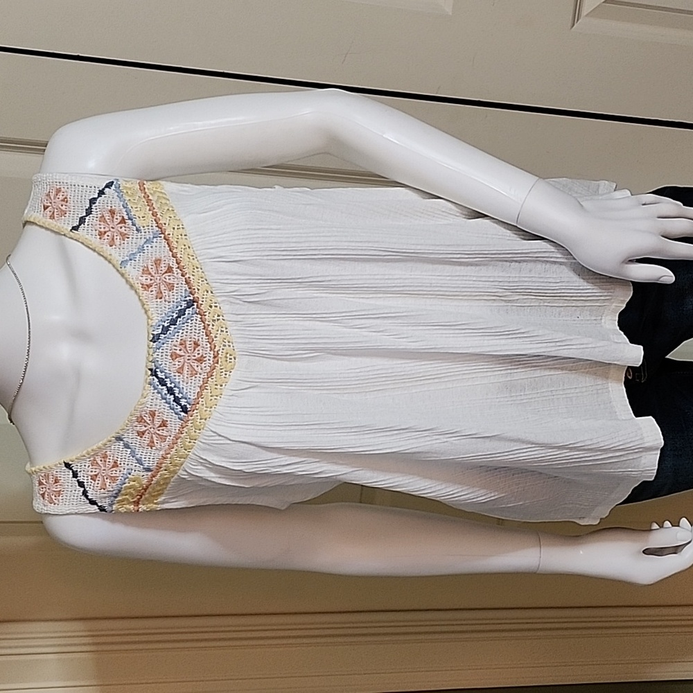 NWT! Lucky Brand Embroidered Sleeveless Peasant Top
